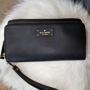 Kate Spade wristlet wallet
